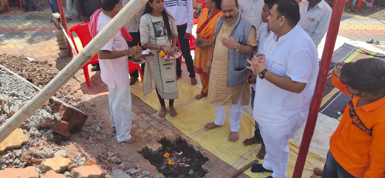 જોળ ગ્રામ પંચાયત અને મહુવા ગ્રામ પંચાયતના મકાનો નું ખાતર્મુત