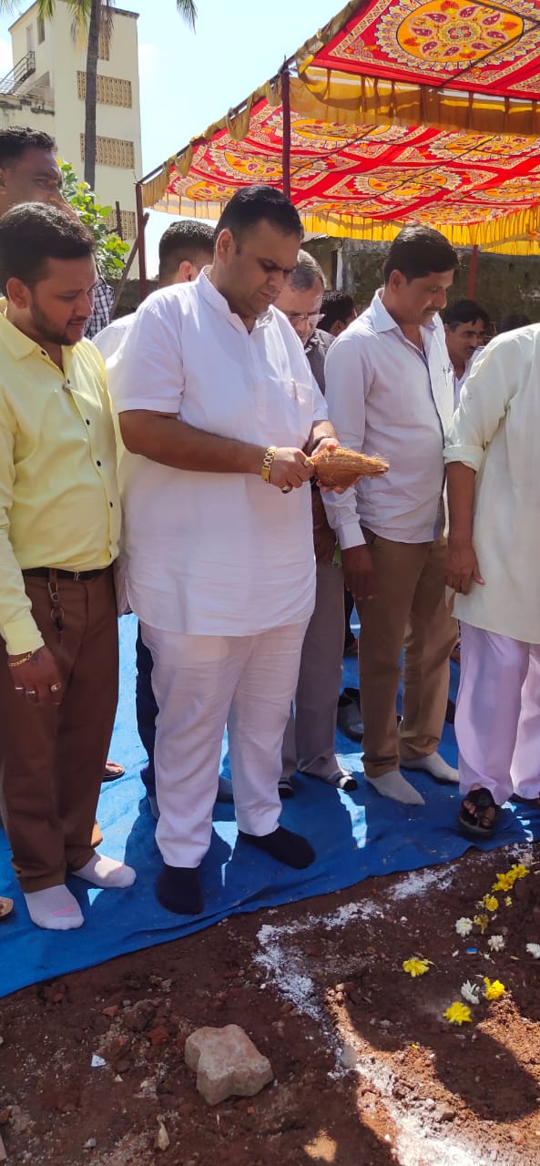 જોળ ગ્રામ પંચાયત અને મહુવા ગ્રામ પંચાયતના મકાનો નું ખાતર્મુત