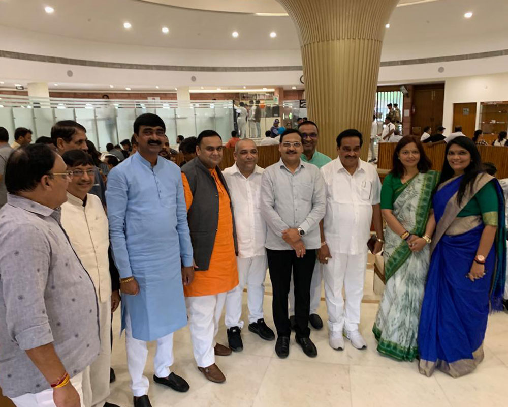 ખાંડ ઉધોગ મંડળીના અગ્રણીઓએ PM નરેન્દ્ર મોદીજી સાથે દિલ્હી ખાતે મુલાકત લીધી