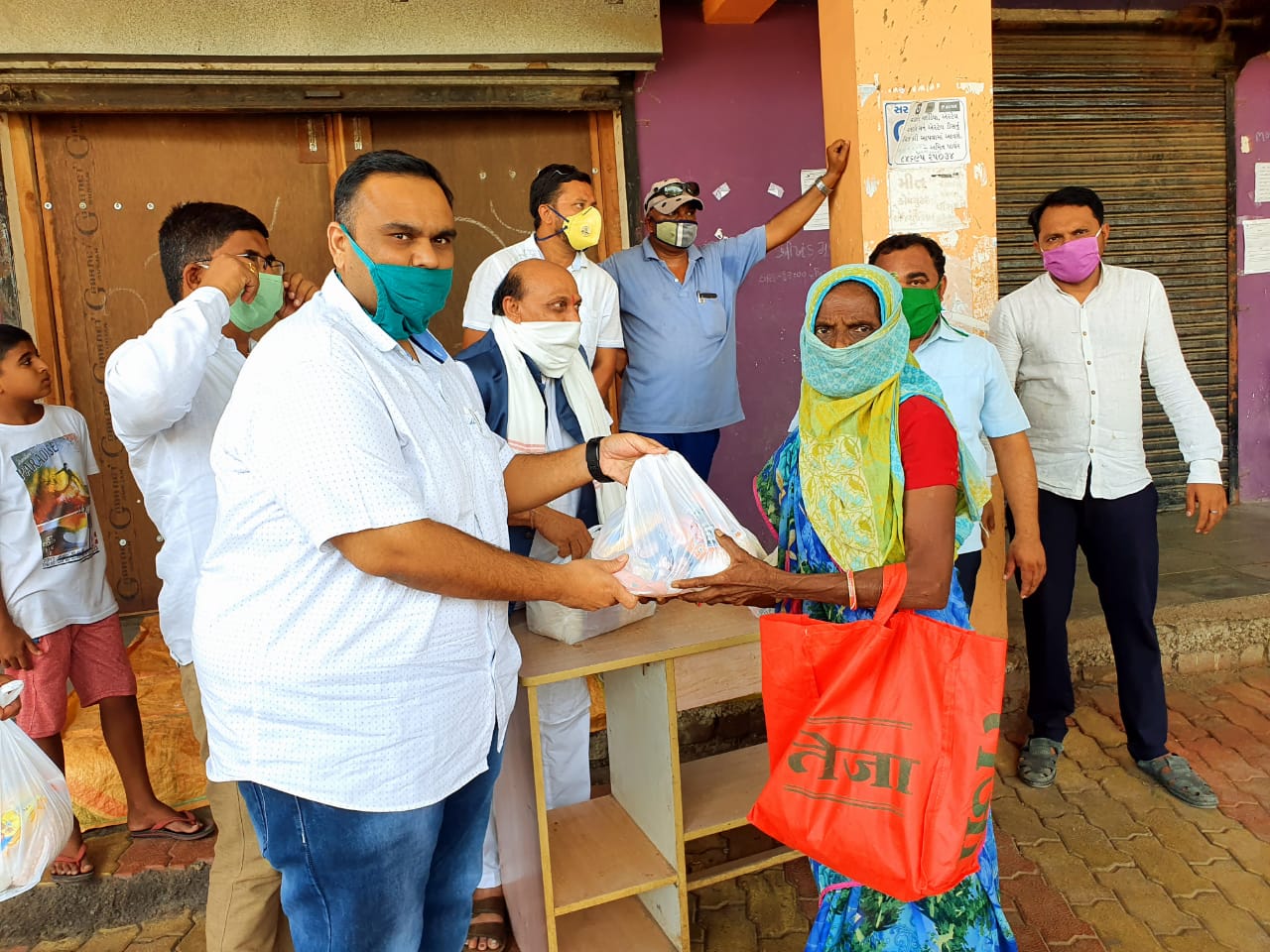 કોવિડ-19 ની મહુવા તાલુકા માં સેવાકીય પ્રવૃત્તિ