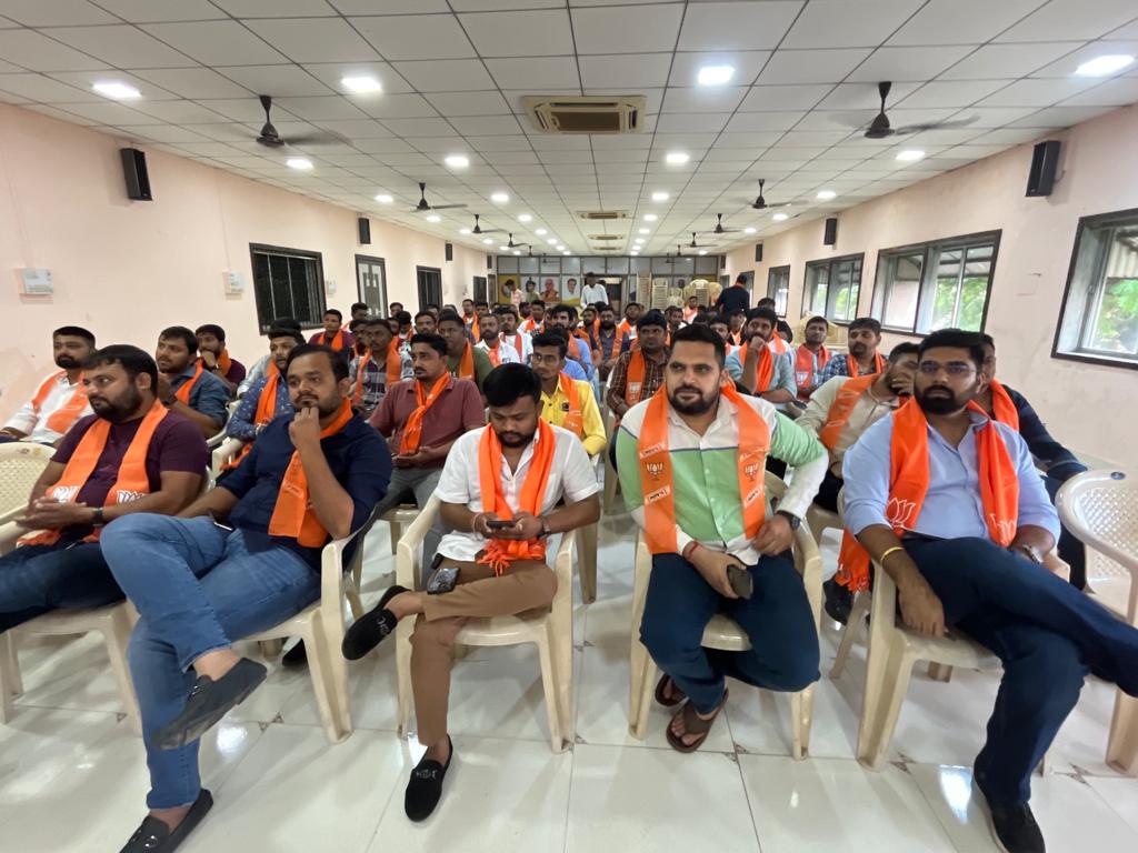 સુરત જીલ્લા યુવા મોરચા બૃહદ કારોબારી અને કાર્યશાળા 