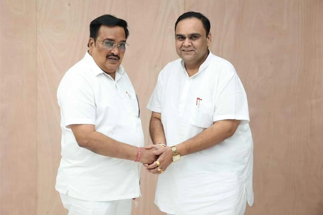 ગુજરાત ભારતીય જનતા પાર્ટીના લોકપ્રિય અને સફળ પ્રદેશ અધ્યક્ષશ્રી તેમજ નવસારી લોકસભાના લોકપ્રિય સાંસદ શ્રી સી આર પાટીલ સાહેબના નવ નિર્મિત જન સંપર્ક કાર્યાલયના ઉદ્દઘાટન પ્રસંગે શુભેચ્છા અને અભિનંદન આપ્યા.