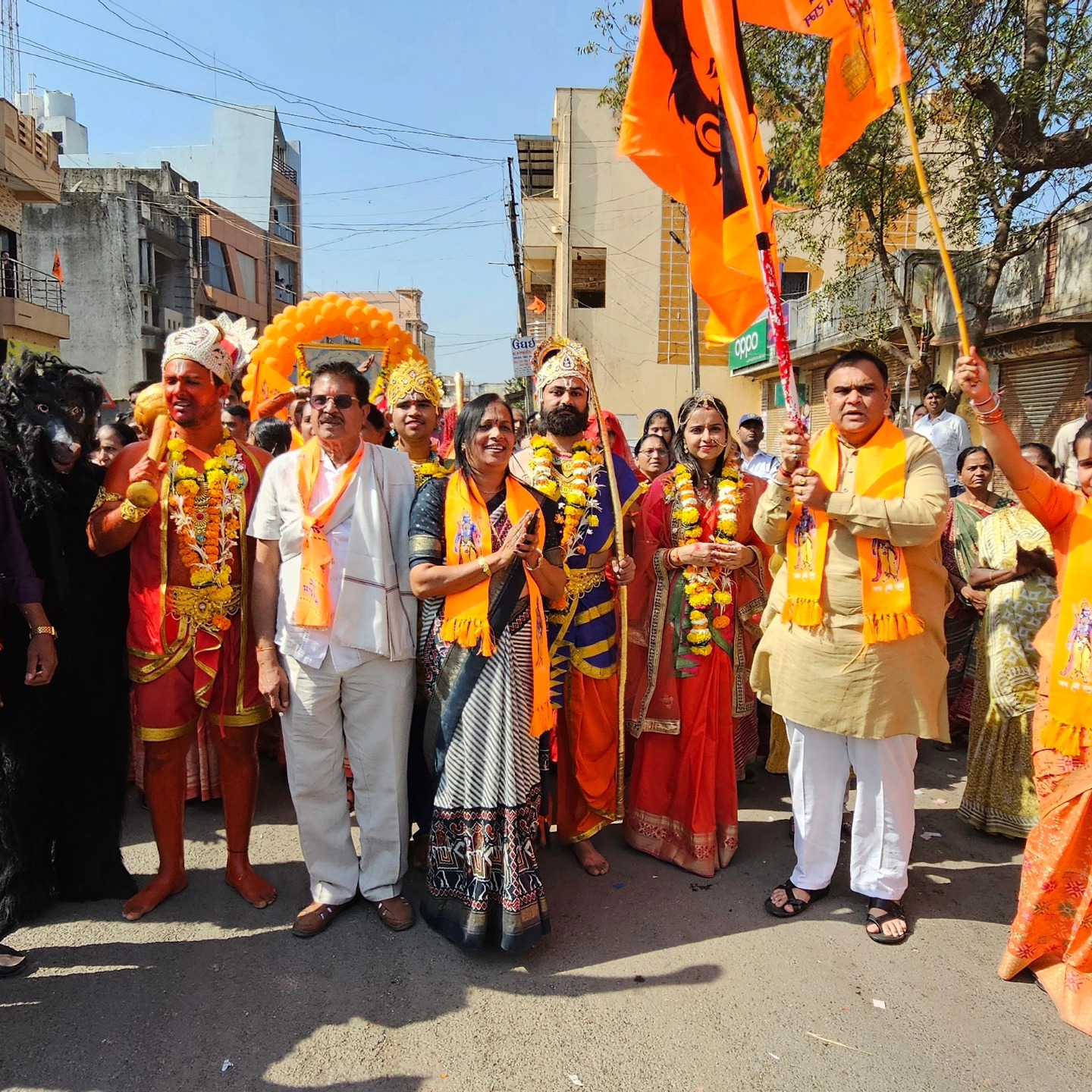તા.૨૨/૦૧/૨૦૨૪ ના રોજ મહુવા ગામમાં પ્રભુ શ્રીરામજીની શોભાયાત્રામાં હાજરી આપી.