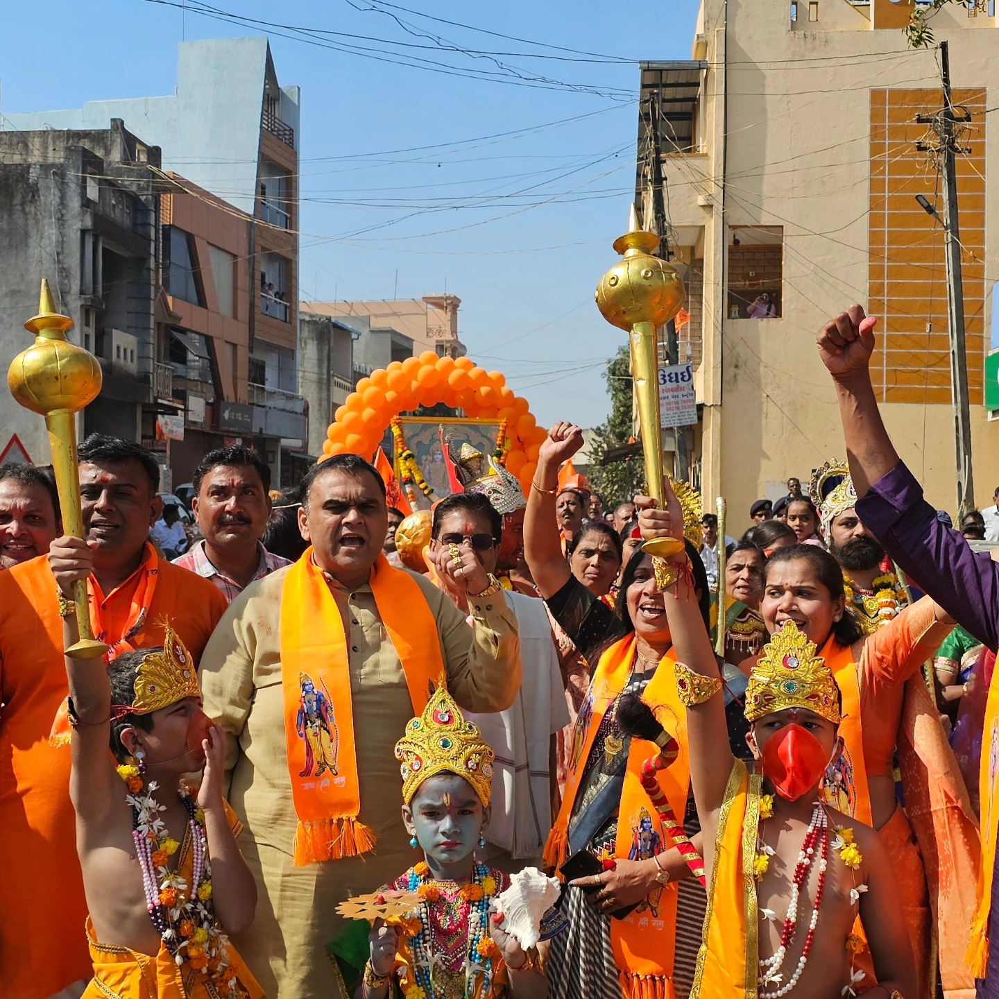 તા.૨૨/૦૧/૨૦૨૪ ના રોજ મહુવા ગામમાં પ્રભુ શ્રીરામજીની શોભાયાત્રામાં હાજરી આપી.